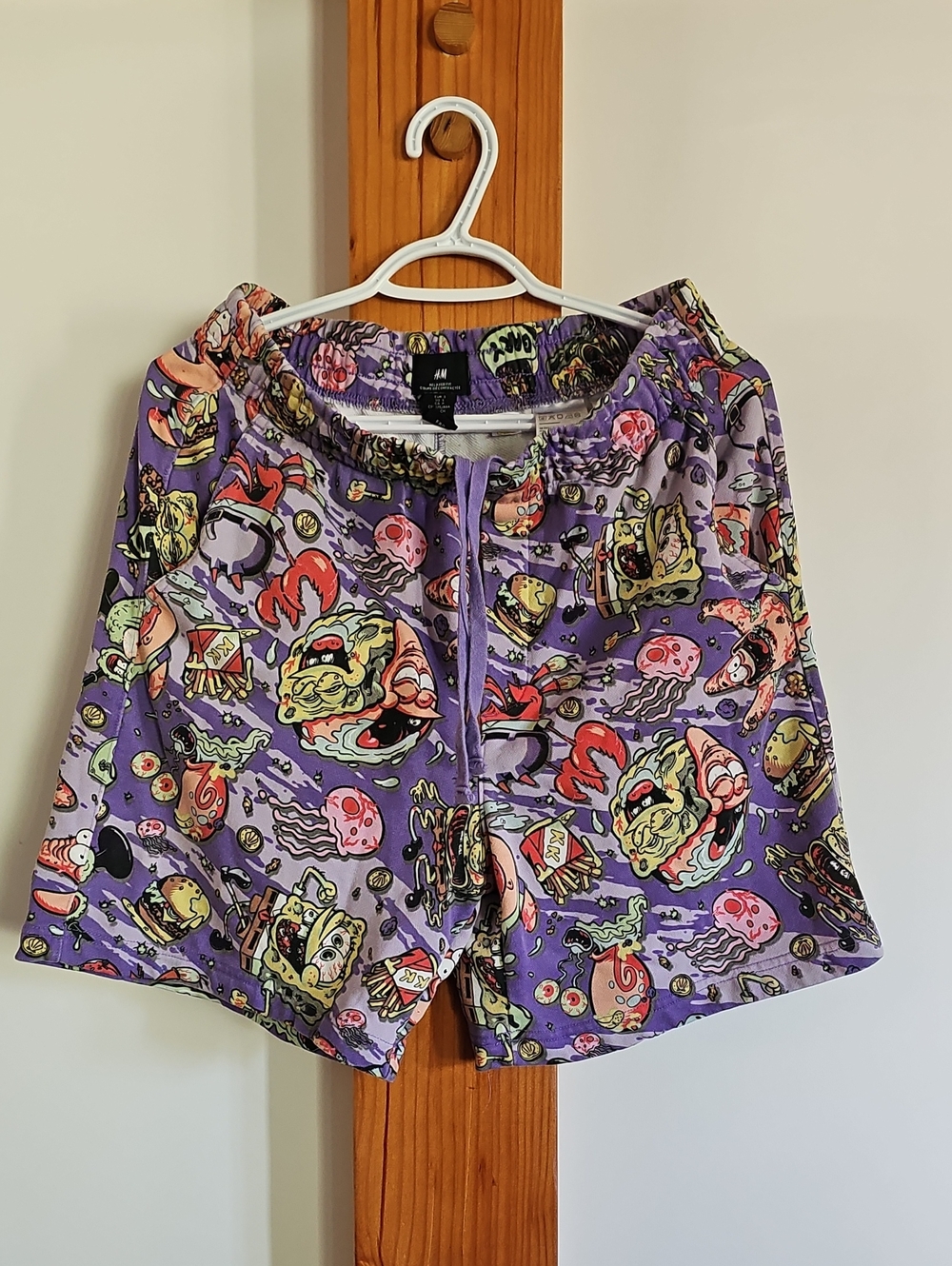 H&M Lavender Spongebob Graphic Cartoon Print Shorts